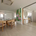 Lujoso Apto de 2 habitaciones en piso 15